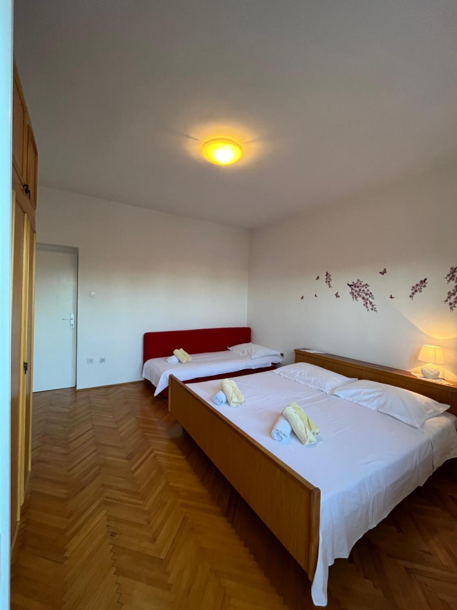 Apartman Ivica Omis Exterior photo